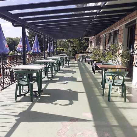 Hotel Restaurant La Chaumiere Du Lac Clairvaux-les-Lacs Exteriér fotografie