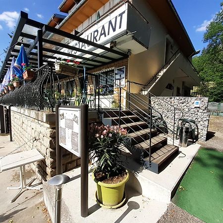 Hotel Restaurant La Chaumiere Du Lac Clairvaux-les-Lacs Exteriér fotografie