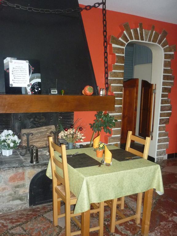 Hotel Restaurant La Chaumiere Du Lac Clairvaux-les-Lacs Exteriér fotografie