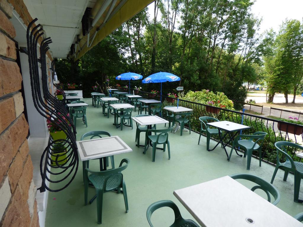 Hotel Restaurant La Chaumiere Du Lac Clairvaux-les-Lacs Exteriér fotografie